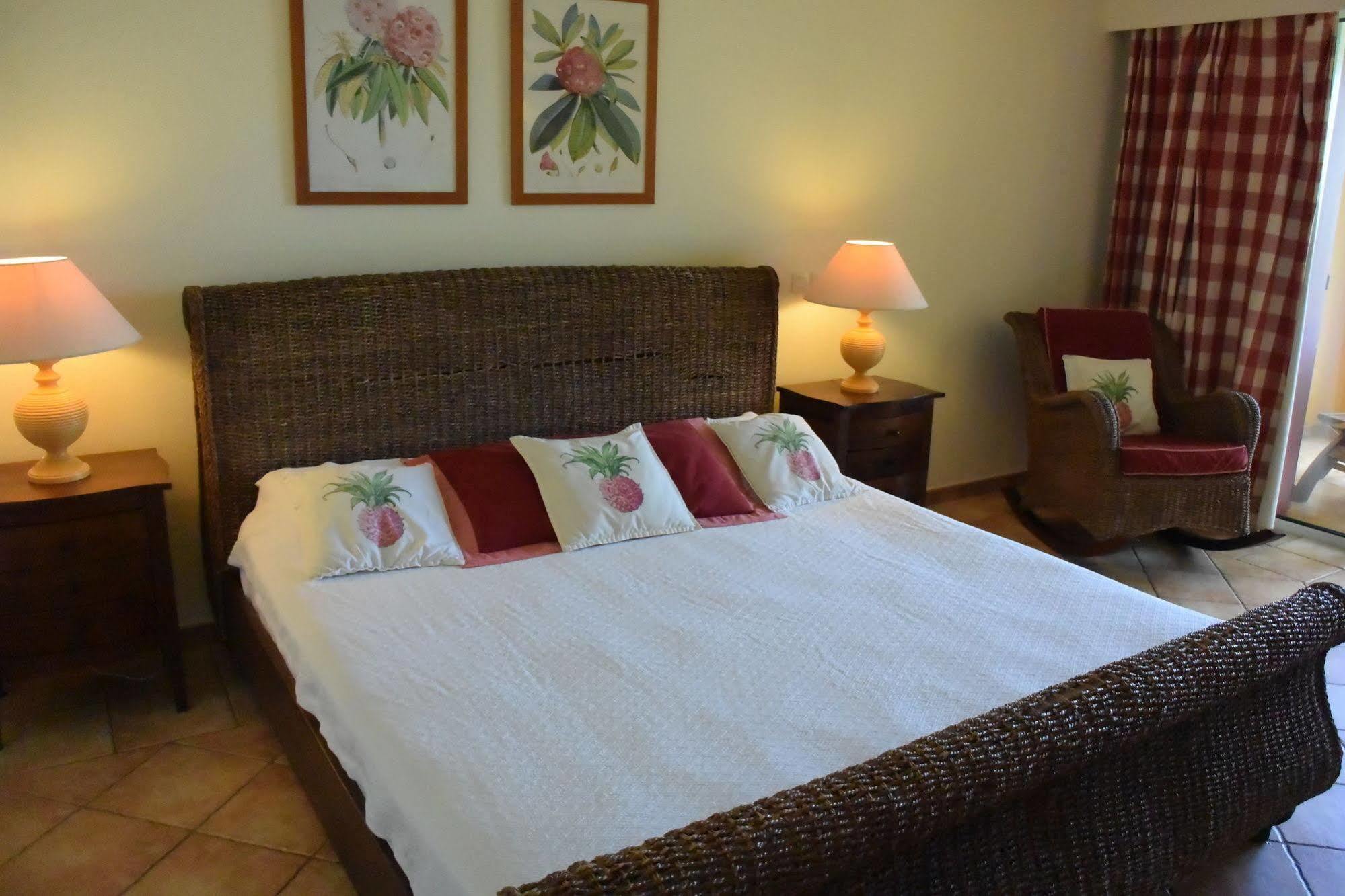 Alamanda Resort Orient Bay Exterior foto