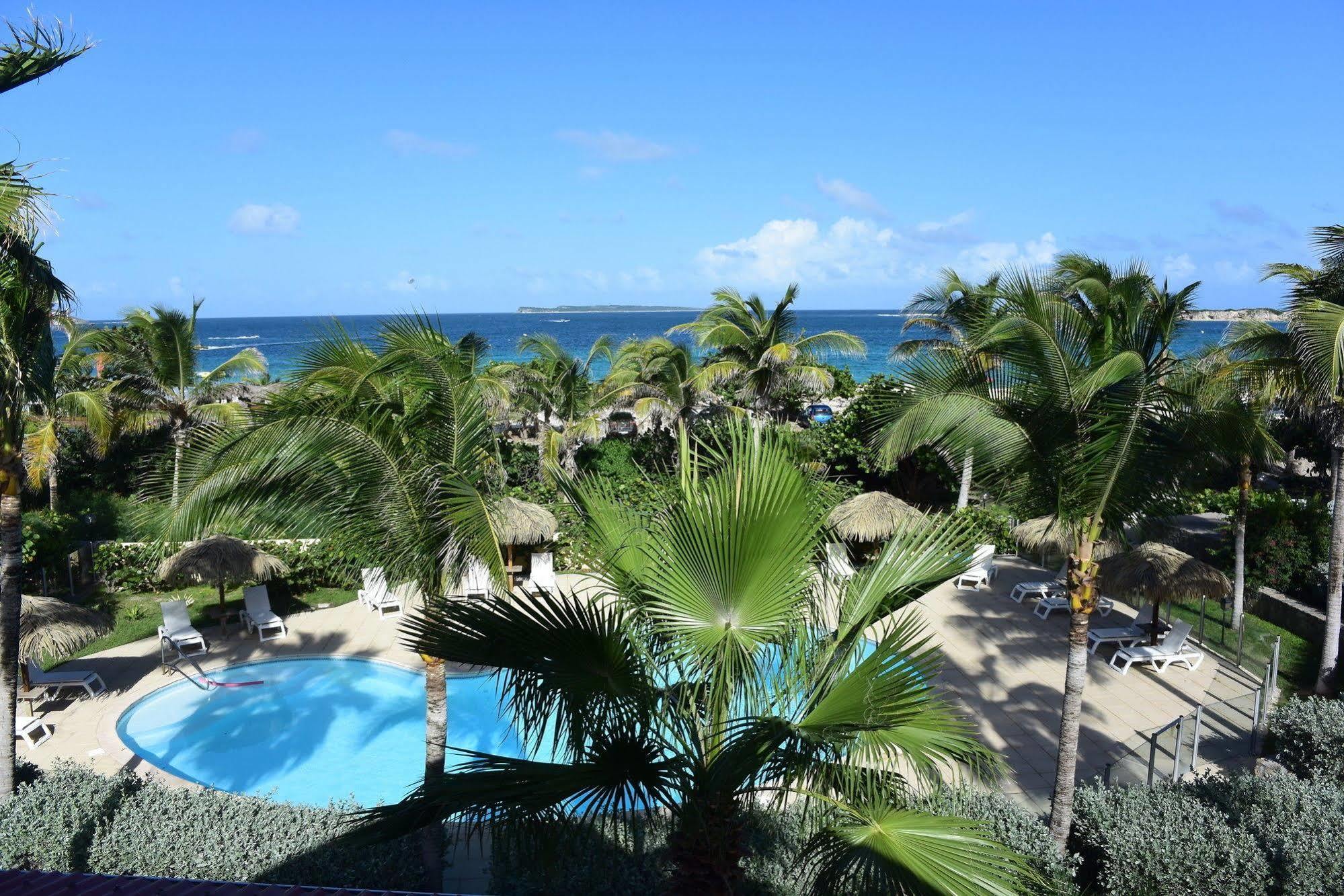 Alamanda Resort Orient Bay Exterior foto